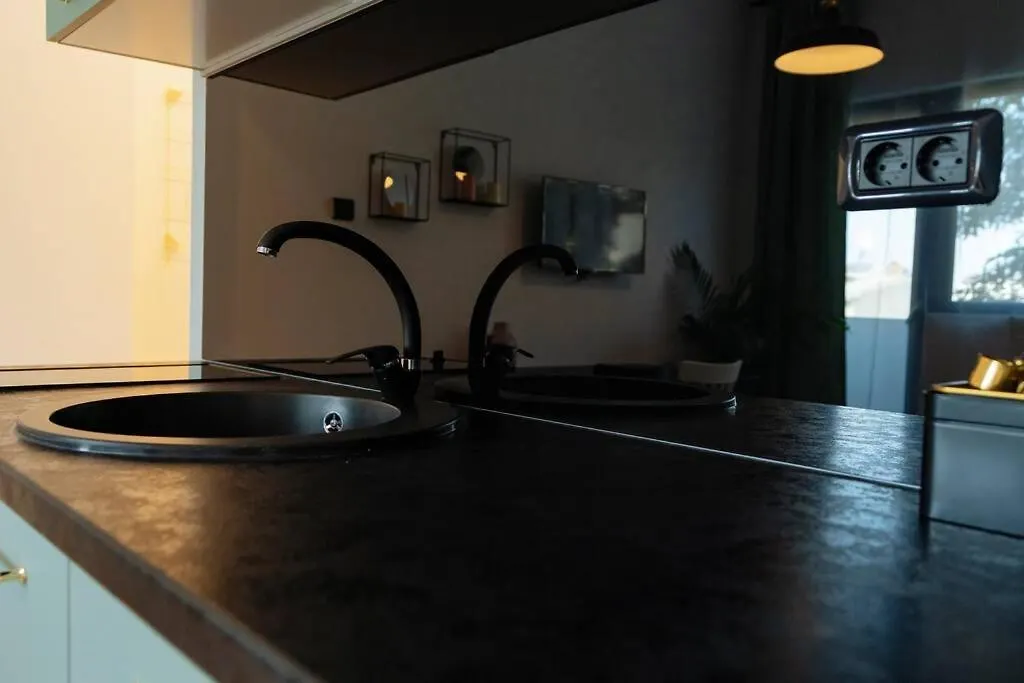 Amazing Studio - Top Location - Netflix Bucharest 0*,  Romania